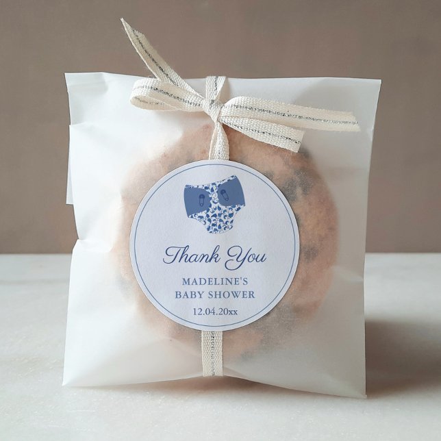 Sticker Rond Bleu Blanc Chinoiserie Baby shower de couche Favor (Classic Blue And White Chinoiserie Pattern Diaper Shape Baby Shower Favor Sticker)