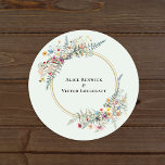 Sticker Rond Boho Fleur sauvage Mint Vert Mariage Enveloppe Pho<br><div class="desc">Cette enveloppe de mariage vert menthe fleur sauvage boho design est un agencement élégant de cadres géométriques dorés classiques agrémentés de délicats bouquets et tiges de fleurs boho. Avec une palette d'arrière - plans de menthe vert clair intemporelle avec une typographie noire classique simple et des fleurs sauvages fantaisistes et...</div>