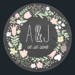 Sticker Rond Boho Flower Wreath Russe Chalkboard Mariage<br><div class="desc">Une couronne de fleurs de pastel dessinée à la main et fantaisiste sur un tableau noir fait de cette suite de faire-part de mariage rustiques un gardien. Une bannière branchée de ruban ajoute une ambiance boho artistique, ce qui en fait un endroit parfait pour les mariages en plein air détendus....</div>