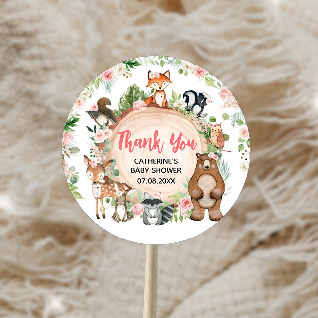 Sticker Rond Bois Animaux Floral Baby shower en tranches de boi (Woodland Animals Floral Wood Slice Baby Shower Sticker)