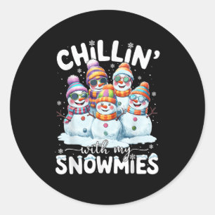 Sticker Rond Bonhomme de neige drôle se détend avec mes Snowmie
