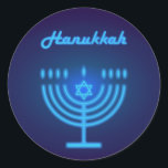 Sticker Rond Bonne fête Hanoukka belle décoration<br><div class="desc">Joyeux Hanoukka Party Belle Décoration, Fête Juive, Sticker Rond Classique. Arrière - plan juif Holiday Hanoukka avec symboles traditionnels Chanukah - menorah, bougies, étoile de David et lumières brillantes papier peint motif. Décoration de l'événement du Festival Hanoukka. Jérusalem, Israël. Articles d'artisanat et de fête > Articles d'emballage de cadeaux >...</div>