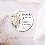 Sticker Rond bonté de mariage musliale rose blanc nikah<br><div class="desc">peonies rose blanc nikah mariage musulman faveur Classic Round Sticker,  avec élément bismillah facilement customisé et personnalisé pour vos événements mariages spéciaux en ajoutant le texte du nom et de la date Made by Dina Hasni | Conception BSB</div>
