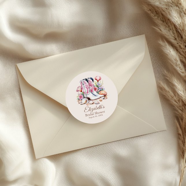 Sticker Rond Bottes de cowgirl côtières rose bohème pour une do (Boho Pink Coastal Cowgirl Boots Bridal Shower Classic Round Sticker on an elegant envelope.)