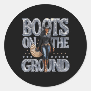 Sticker Rond Bottes Sur Le Terrain Distance Western Cowgirl Boo