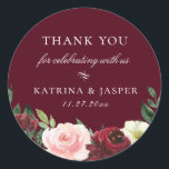Sticker Rond Bourgogne Blush Floral Wedding Favoriser<br><div class="desc">Fleurs d'aquarelle chic et branches botaniques dans les tons rose rousse,  blanc,  vert et rouge bordeaux,  autocollant personnalisé de faveur de mariage. Arrière - plan montré dans,  rouge bordeaux,  peut être customisé. Conçu pour correspondre à notre collection de fleurs botaniques de Bourgogne.</div>