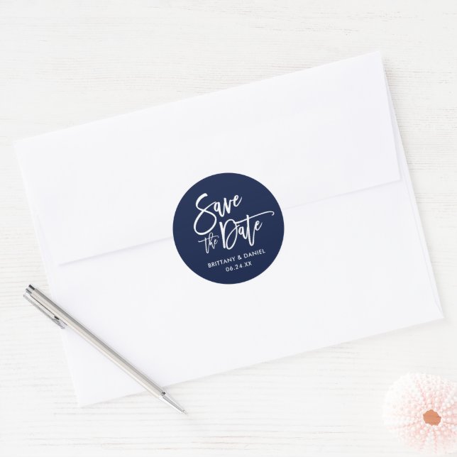 Sticker Rond Brosse Script Enregistrer La Date Bleu Enveloppe P (Enveloppe)