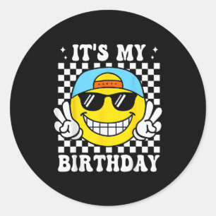 Sticker Rond Bruh C'est Mon Anniversaire Signe De Paix Sourire