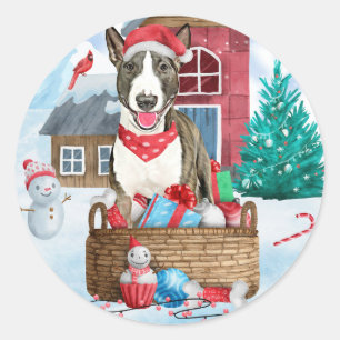 Sticker Rond Bull Terrier Chien Dans Maison de Noël enneigée