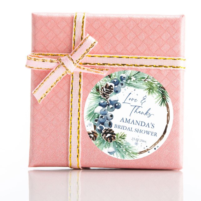 Sticker Rond Cadeau de bague de fiançailles d'hiver aquarelle c (Winter bridal shower watercolor pines wreath favor sticker winter blue berries thank you stickers)