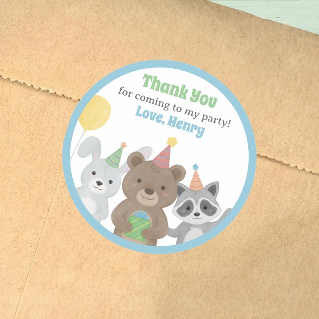Sticker Rond Cadeau de fête d'anniversaire pour les animaux de  (Forest Animals sticker for party favors. Bear, rabbit & raccoon are ready to party Customize text)