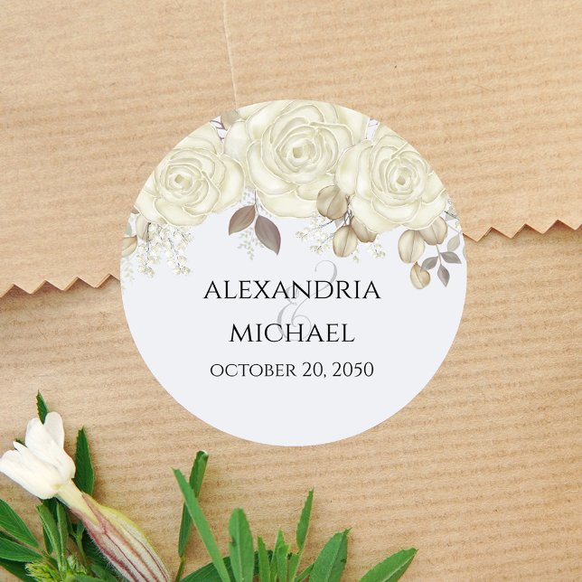 Sticker Rond Cadeau de mariage floral élégant personnalisé (Light blue and roses wedding favor stickers.)