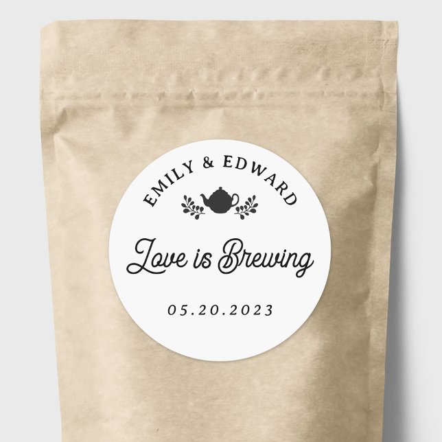 Sticker Rond Cadeau de mariage Love is Brewing Tea (Créateur téléchargé)