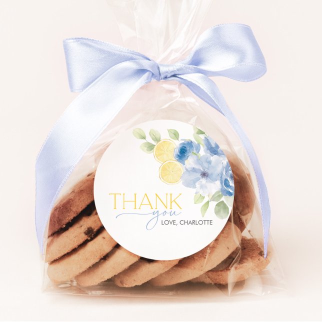 Sticker Rond Cadeau principal de la douche de mariage bleu jaun (She found her Main Squeeze! Bridal Shower Blue floral lemon citrus favor stickers)