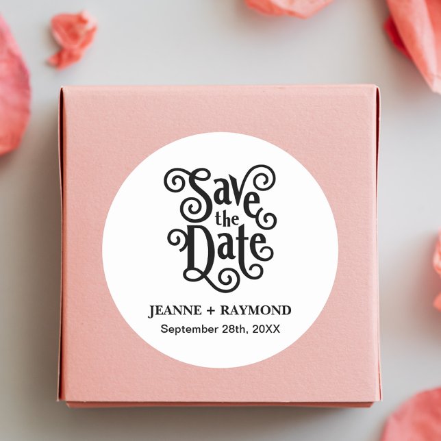 Sticker Rond Calligraphie Romantique Faire-Part de Mariage Date (Romantic calligraphy sticker adds timeless elegance to wedding save the date mailings.)