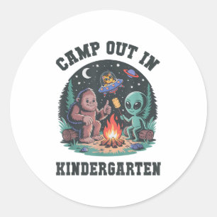 Sticker Rond Camping À La Maternelle Tiny Bigfoot Campgro