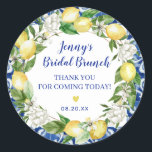 Sticker Rond Carrelage bleu Lemon Bridal Brunch<br><div class="desc">Conçu pour s'harmoniser avec la collection de citron de Jenny, cet autocollant nuptial à lunchon présente une couronne jaune citron et une couronne blanche à fleurs. Un soupçon de carreaux bleus autour du bord de l'autocollant rond. Le nom de la mariée et le déjeuner de la mariée sont écrits dans...</div>