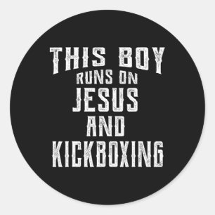 Sticker Rond Ce garçon court sur Jésus et Kickboxing Cadeau chr