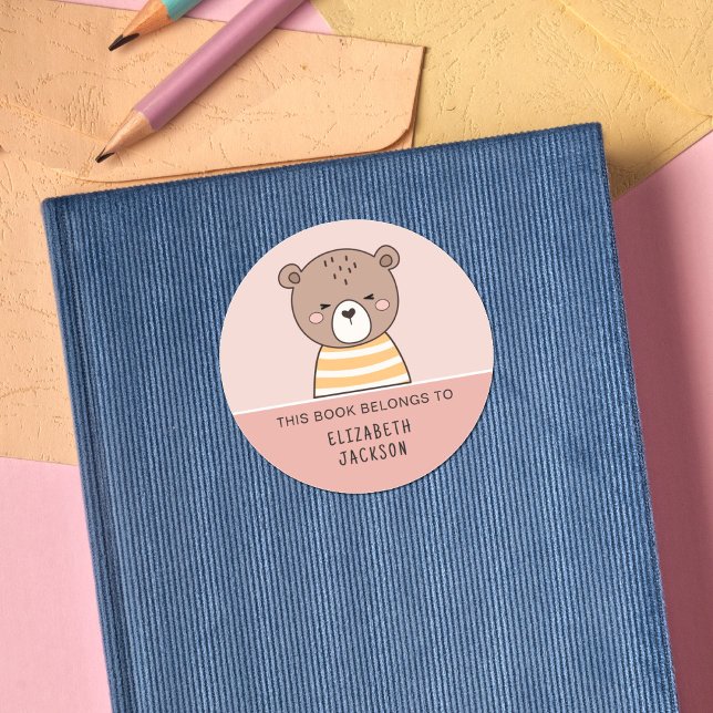 Sticker Rond Ce livre appartient à Cute woodland animaux enfant (Créateur téléchargé)