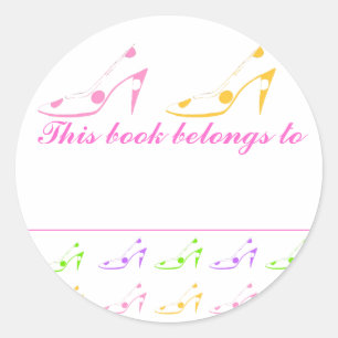 Sticker Rond Ce Livre Appartient À Des Chaussures À Talon Élevé