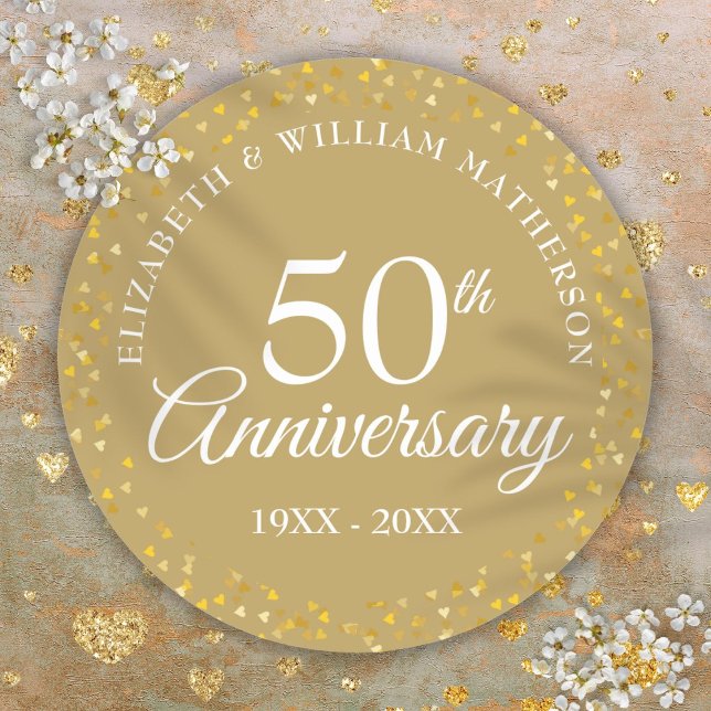 Sticker Rond Célébration de 50 ans de mariage Cœurs d'amour dor (50th Wedding Anniversary Golden Love Hearts Classic Round Sticker)