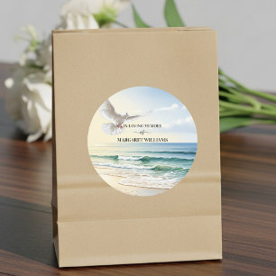 Sticker Rond Célébration De Vie Colombe Blanche Sur La Plage