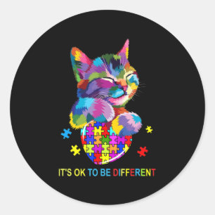 Sticker Rond C'est OK d'être différent amoureux de la Sensibili