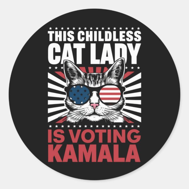 Sticker Rond Cette dame au chat sans enfant vote Kamala 2024 (Devant)