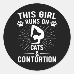 Sticker Rond Cette Fille Court Sur Les Chats Et Le Yoga De Cont
