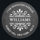 Sticker Rond Chalkboard Orneleurs Fils Personnalisés Adresse de<br><div class="desc">Ajoutez facilement votre adresse de retour en utilisant ces autocollants simples mais très tendance. Ce design unique comprend votre nom et votre adresse à l'intérieur d'un autocollant en forme de cercle avec un design tendance orné.</div>