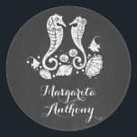 Sticker Rond Chalkboard Seahorses Beach Wedding<br><div class="desc">enveloppes de mariage de plage sceaux ou autocollants de faveur de mariage avec dessin à la craie cheval de mer</div>