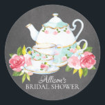 Sticker Rond Chalkboard Watercolor Bride douche nuptiale Tea Pa<br><div class="desc">Joli sticker thé nuptiale de la douche de faveur avec un pot de thé vintage et tasses à thé avec des fleurs d'aquarelle rose sur un fond de tableau noir.</div>
