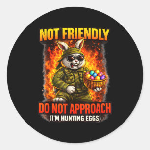 Sticker Rond Chasse aux œufs de Pâques de lapin pas amicale hum