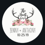 Sticker Rond Chasse est sur Rustic Antler Floral Save Date Seal<br><div class="desc">Flore romantique La chasse est sur le cerf Antler Typographie Mariage Deer Buck Mariage Enregistrer la date Sceau - Whimsical Rustic Vintage Mariage Enregistrer la date Sceau. Veuillez le personnaliser avec votre propre occasion de texte-en conséquence ou cliquez sur le bouton "Customiser" pour aller à l'outil de conception où vous...</div>