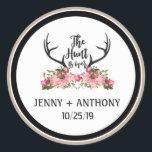 Sticker Rond Chasse est sur Rustic Antler Floral Save Date Seal<br><div class="desc">Flore romantique La chasse est sur le cerf Antler Typographie Mariage Deer Buck Mariage Enregistrer la date Sceau - Whimsical Rustic Vintage Mariage Enregistrer la date Sceau. Veuillez le personnaliser avec votre propre occasion de texte-en conséquence ou cliquez sur le bouton "Customiser" pour aller à l'outil de conception où vous...</div>