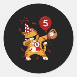 Sticker Rond Chat de baseball cool en dabant pour son 5e annive