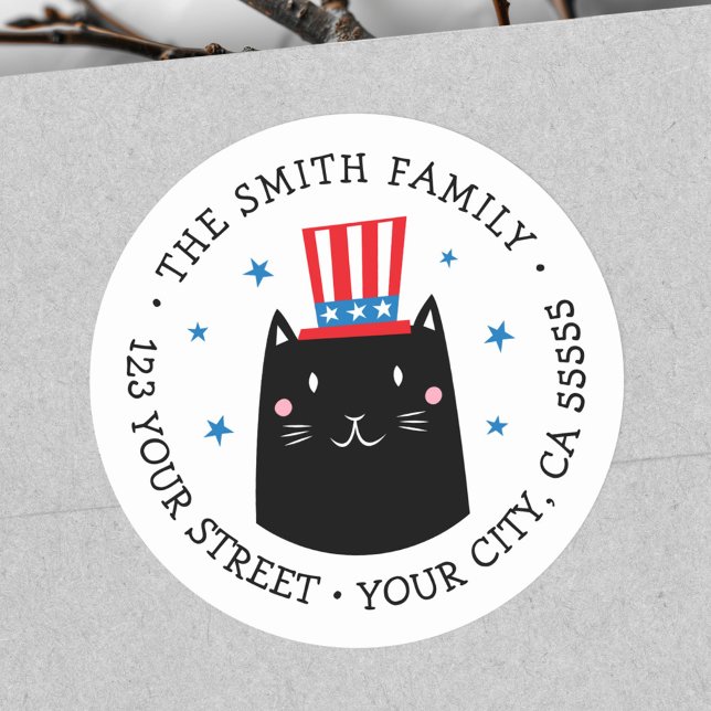 Sticker Rond Chat portant un casquette patriote 4 juillet retou (Cat wearing a patriotic hat 4th of July return Classic Round Sticker)