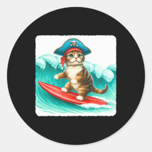 Sticker Rond Chat surfeur avec chapeau de pirate sur planche de