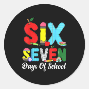 Sticker Rond Chemise 67 Jours D'école Enseignant Enfants Drôle