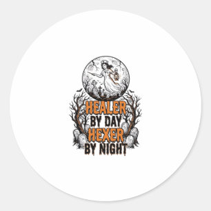 Sticker Rond Chemise d'infirmière Halloween Gravure vintage Art