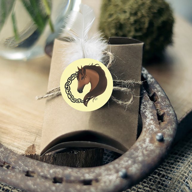 Sticker Rond Cheval Brown celtique Jaune (Créateur téléchargé)