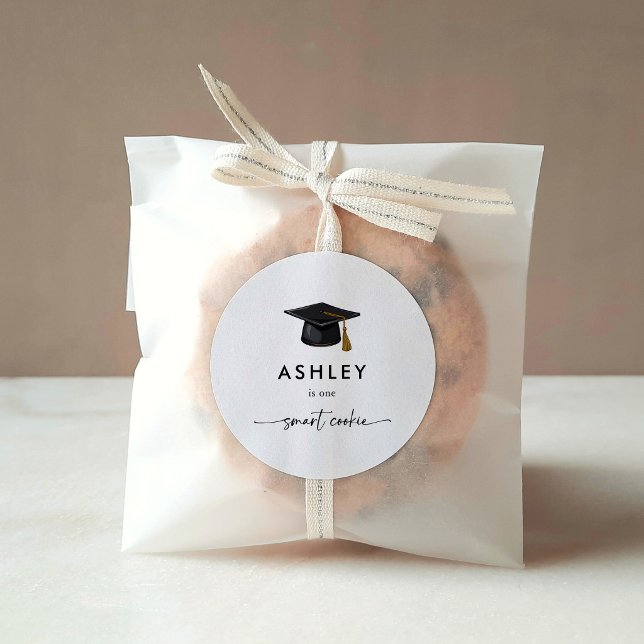 Sticker Rond Chic Grad Cap One Smart Cookie Graduation Favor (Créateur téléchargé)