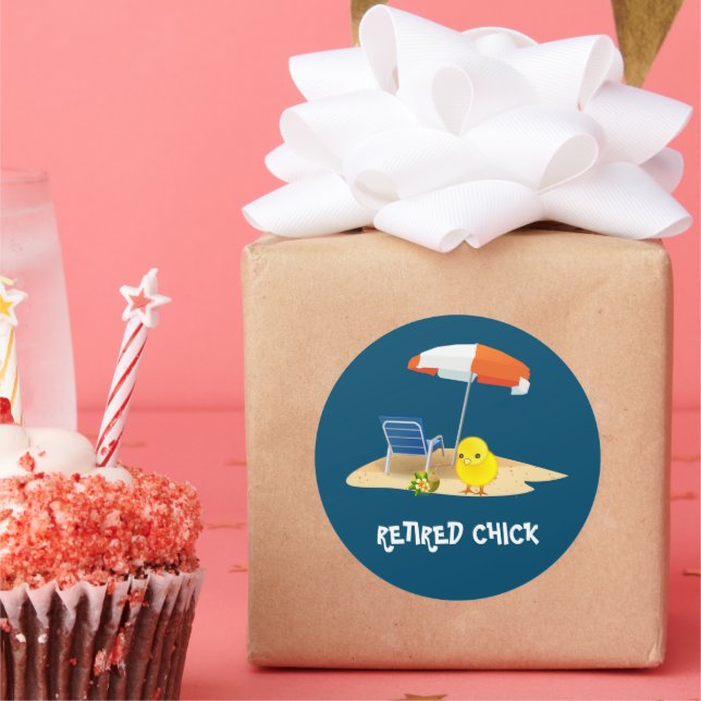 Sticker Rond Chick à la retraite—Scène de plage (Fête)