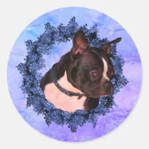 Sticker Rond Chien à couronne de fleurs de Boston Terrier