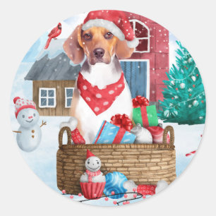 Sticker Rond Chien Beagle dans la maison de Noël enneigée