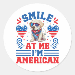Sticker Rond Chien d'4 juillet de trieur du Labrador patriotiqu