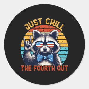 Sticker Rond Chill The Quatrième Out Raccoon 4 juillet Vintage