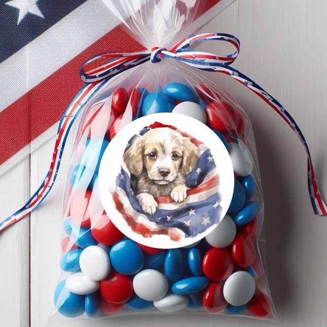 Sticker Rond Chiot mignon Drapeau américain rouge blanc bleu  (Patriotic puppy and American flag sticker)
