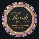 Sticker Rond Chip Mariage de Poker Violet | MERCI<br><div class="desc">Stickers / Sceau. La puce de poker style Las Vegas merci design dans un violet, noir et or prêt pour vous à personnaliser. Peut également être ajouté au dos de vos enveloppes, des sacs de traitement, etc... Fonctionne parfaitement pour un mariage, un anniversaire ou une fête d'anniversaire en modifiant simplement...</div>