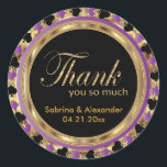Sticker Rond Chip Mariage de Poker Violet | MERCI<br><div class="desc">Stickers / Sceau. La puce de poker style Las Vegas merci design dans un violet, noir et or prêt pour vous à personnaliser. Peut également être ajouté au dos de vos enveloppes, des sacs de traitement, etc... Fonctionne parfaitement pour un mariage, un anniversaire ou une fête d'anniversaire en modifiant simplement...</div>